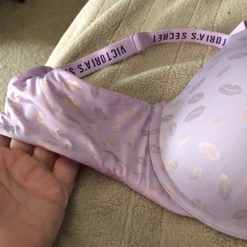 Victoria Secret Bra - Picture 2 of 5